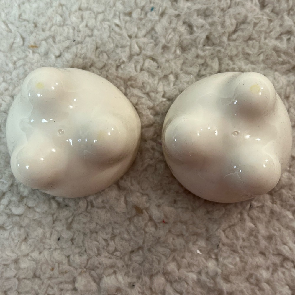 ☀️2/$14☀️Kikkerland Eggpants Egg Holder Set of Two - Picture 8 of 8